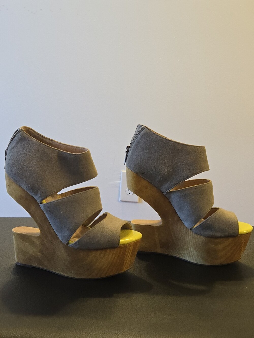 DV8 Dolce Vita Platform (Gray) Size 6
